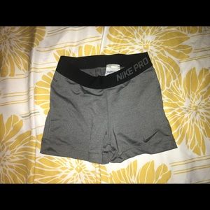 grey women’s nike pro shorts size small